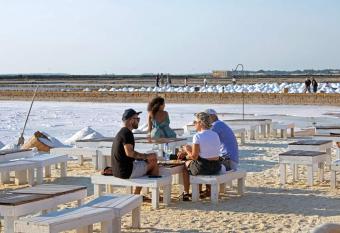 Dimora Punica allows 18 year olds to book a room