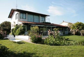 PIETRASANTA - VERSILIA - Villa Arzilla Garden con piscina has Balcony rooms
