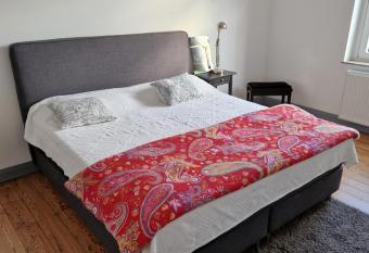 Stylisches Apartment in Hohenlimburg allows 18 year olds to book a room