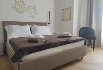 Coral Reef Apartments allows 18 year olds to book a room