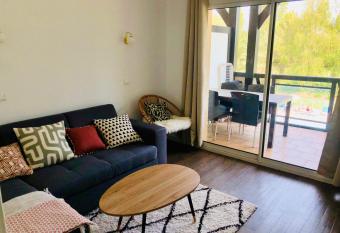 Bel appartement cosy en r  sidence avec piscine has Balcony rooms