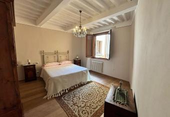 Casa Letizia has Balcony rooms