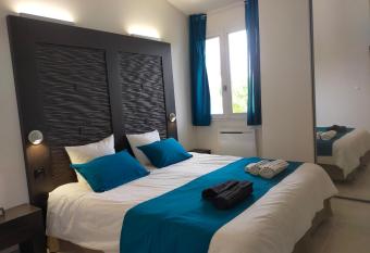 VILLA CAREMEAU 2 has Balcony rooms