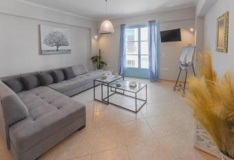 DEJA BLUE Maisonette has Balcony rooms