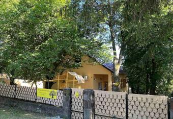 Kincs Apartman   s Jurtasz  ll  s has Balcony rooms