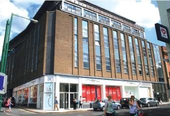 3Bedrooms Apartment of Central Nottingham has Balcony rooms