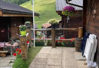 B  rgh  si allows 18 year olds to book a room