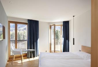 B & B Longhin allows 18 year olds to book a room