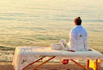 Naturelife Bungalows & SPA allows 18 year olds to book a room