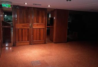 Departamento ciudad de Mendoza allows 18 year olds to book a room