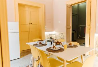 canUdis has Balcony rooms