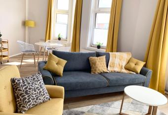 Lovely City-Apartment*Tiefgarage,Zentrum,BTU* has Balcony rooms