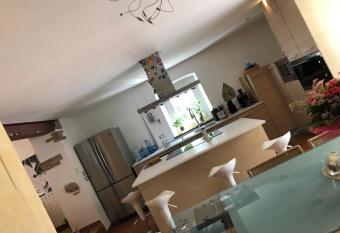 Villino CORTEBOZZINI has rooms with a private hot tub