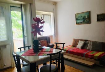 Affittacamere Ferranti di fronte al Centro di Selezione has Balcony rooms