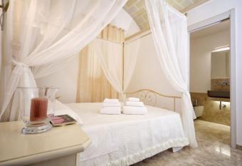 AFFITTACAMERE I PACIORRA allows 18 year olds to book a room