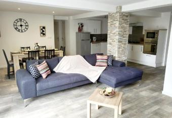 loft du sud ouest av clim , garage , amazon prime vid  o , toutes commodit   has Balcony rooms