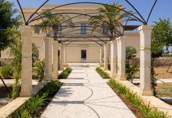 Il Giardino Grande - Dimora in Salento allows 18 year olds to book a room