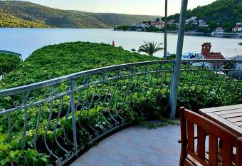 Apartman Ivana has Balcony rooms