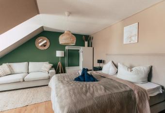 Luga Homes - Rosental allows 18 year olds to book a room