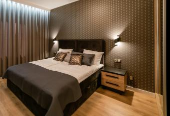 Apartament Lupus Centrum allows 18 year olds to book a room