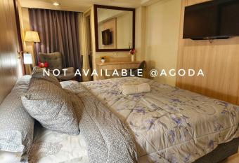 D Vanaest allows 18 year olds to book a room