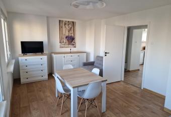 Apartament Lawendowy Gda  sk allows 18 year olds to book a room