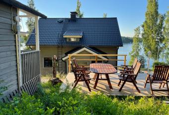 HAIKANTIE 17 has Balcony rooms