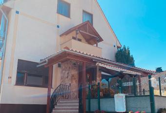 Heiligenr  der Pension allows 18 year olds to book a room