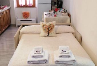 La Casetta di Mimmi allows 18 year olds to book a room