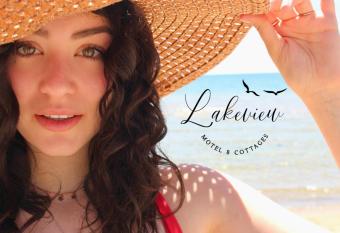 Lakeview Motel and Cottages has Balcony rooms