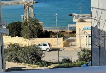 appartamento Levante allows 18 year olds to book a room