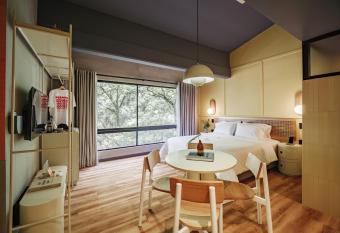 The Somos Flats Provenza allows 18 year olds to book a room