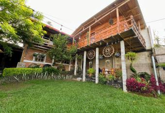 Hostal Casa El Volc  n has Balcony rooms