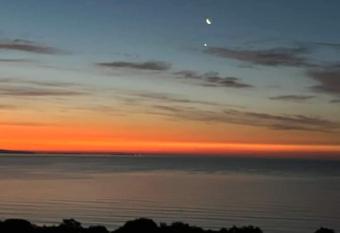 La vue marine II has Balcony rooms