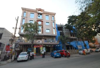 Hotel Annapoorna Residency allows 18 year olds to book a room