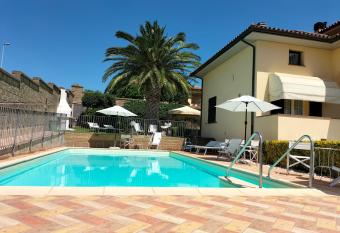 Casaserena allows 18 year olds to book a room