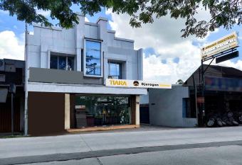 Djuragan Kamar Tiara allows 18 year olds to book a room