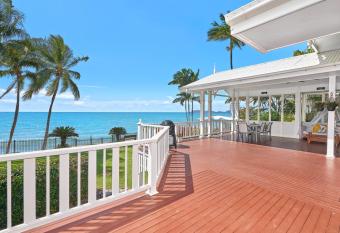 Oceans Edge Holloways Beach has Balcony rooms