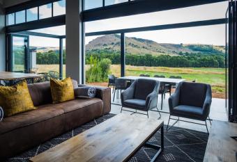 The Big Easy Rest at Highland Gate Golf & Trout has Balcony rooms