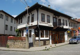 Kazasovata Guest House has Balcony rooms