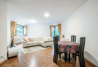 Sweet Paradise has Balcony rooms