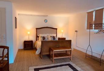 VILLA PIERRE has Balcony rooms