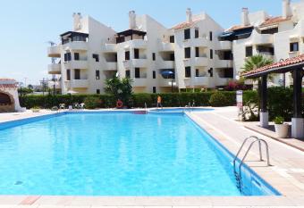 Urbanizaci  n La Felicidad El Conserje allows 18 year olds to book a room