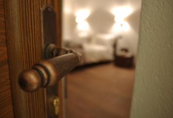 Maison Constance has Balcony rooms