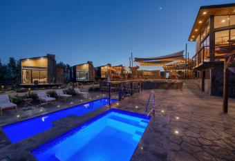 Sirius Valle allows 18 year olds to book a room