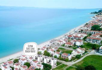 Elena First Line Beach House (2 Bedrooms 6 Guests) has Balcony rooms