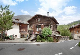 Trepalle House has Balcony rooms