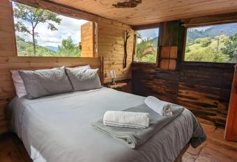 Habitaci  n Colibr  , Pijao, Finca Flora del R  o has Balcony rooms