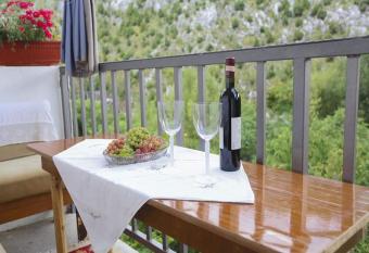 Apartman Maida has Balcony rooms