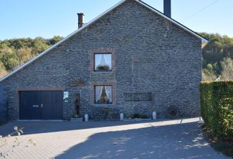La Cl   des Champs has Balcony rooms